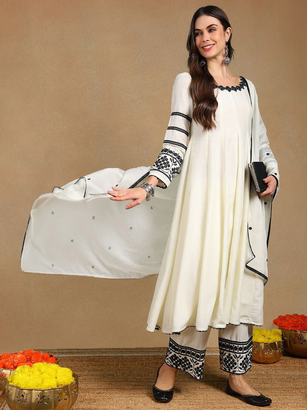 Women Embroidered Anarkali Kurta & Trousers With Dupatta