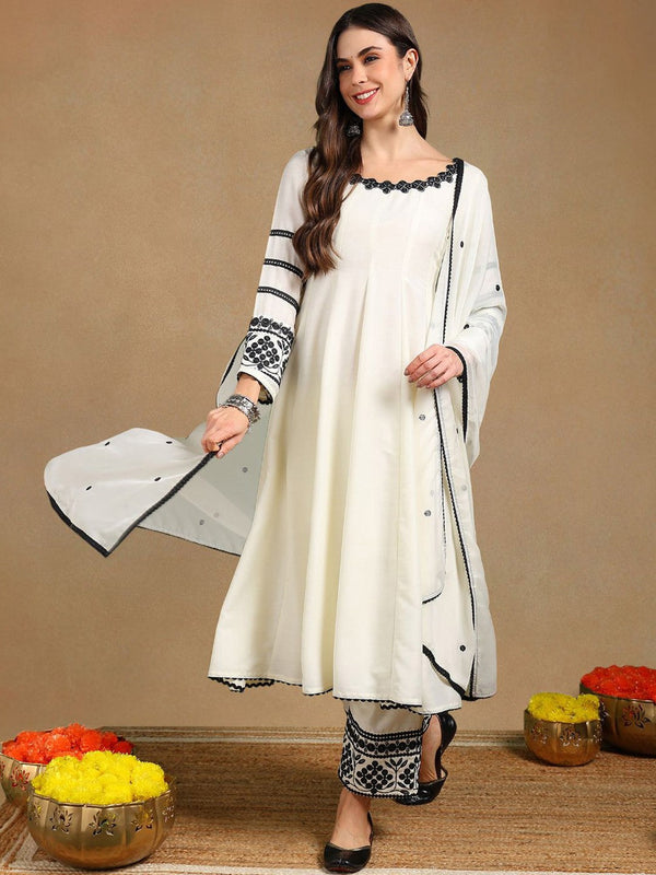 Women Embroidered Anarkali Kurta & Trousers With Dupatta